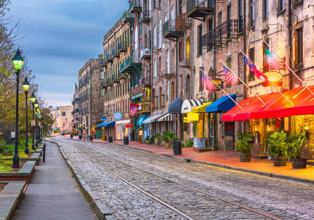 12 Pros And Cons Of Living In Savannah, GA Dollarsanity